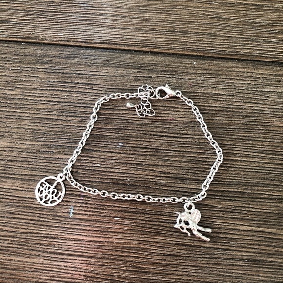 Sliver metal charm bracelet - Picture 1 of 2
